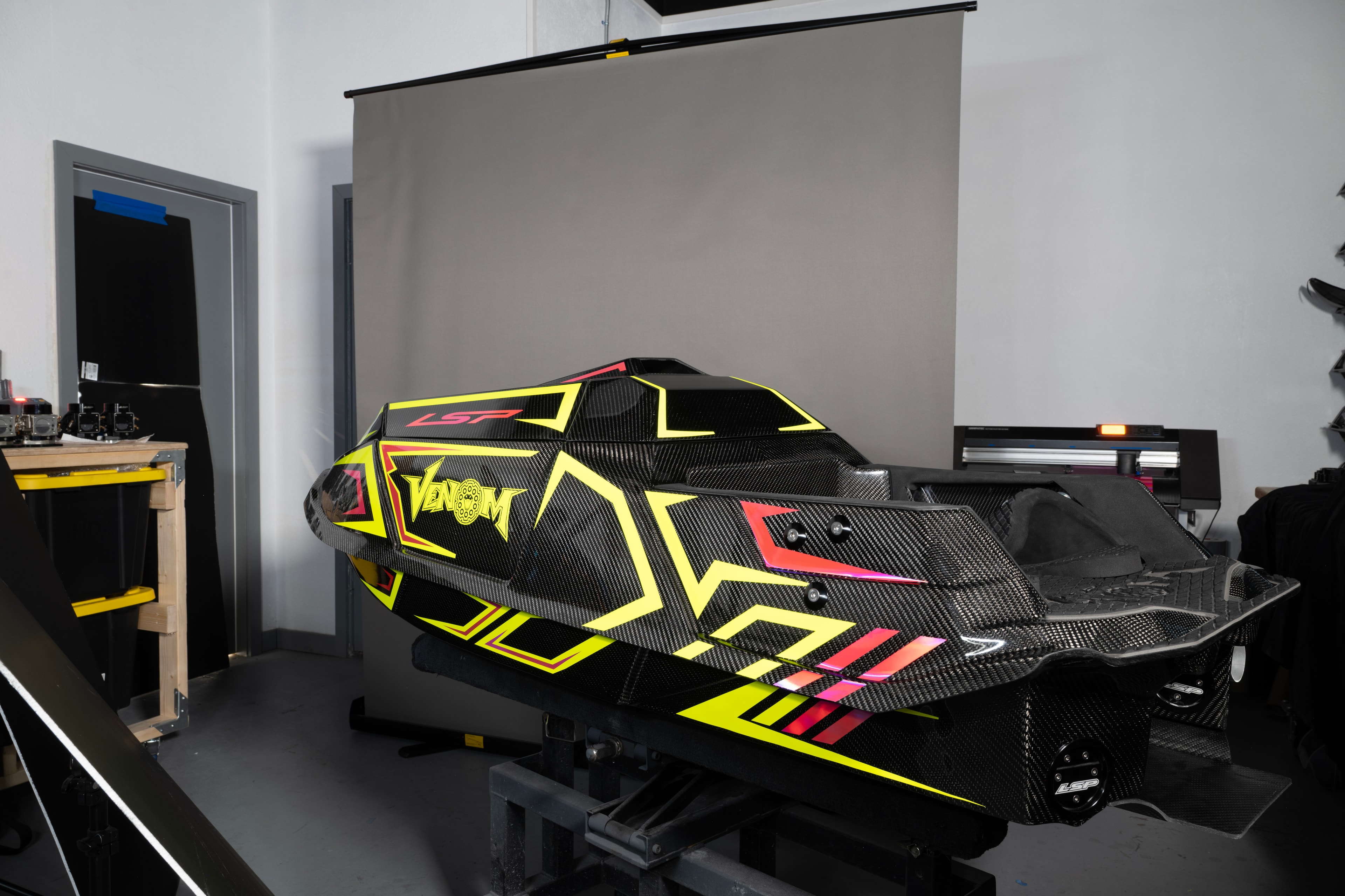 Product retouching — Venom LSP jetski in studio, unedited